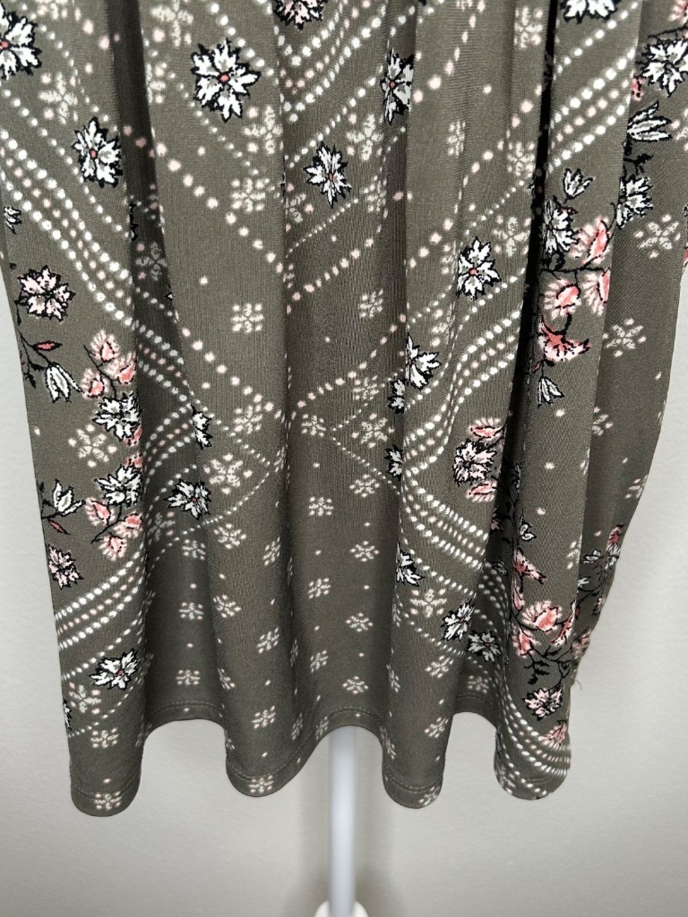 Style & Co Womens Gray Floral Pleated Jersey Top Flutter Sleeve Plus Size 1X EUC - Picture 4 of 10